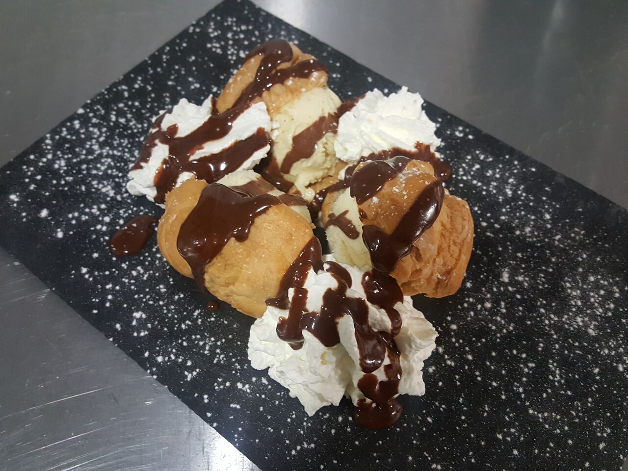 Profiteroles