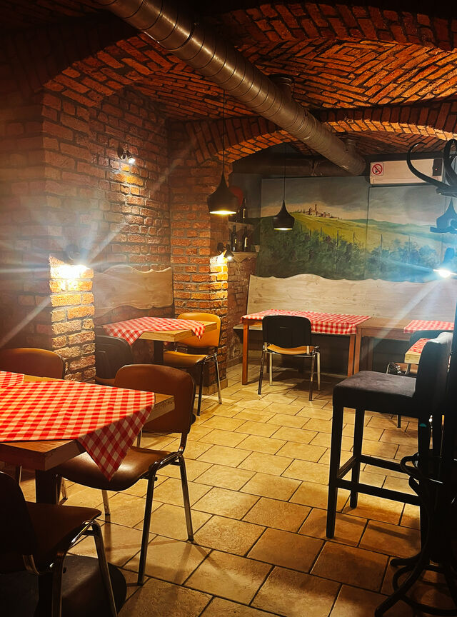 Dwie dodatkowe 20-osobowe sale na poziomie -1 wynajmujemy na imprezy