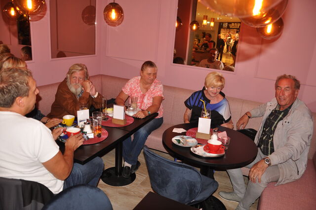 alles nette Stammgäste...