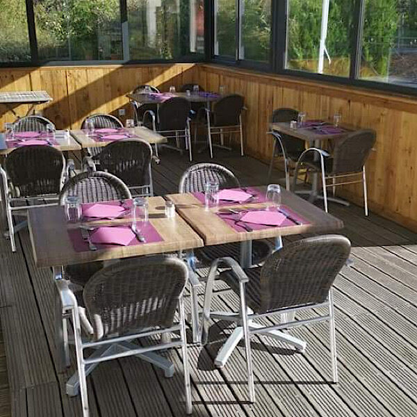 Terrasse sous la pergola