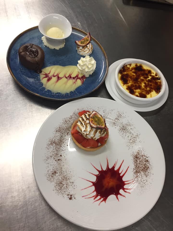 Fondant chocolat et tartelette mousse chocolat fraise meringue italienne 