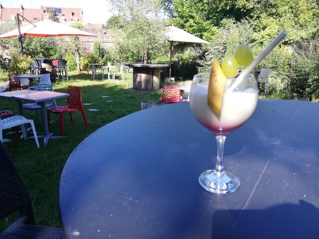 COCKTAIL DANS JARDIN