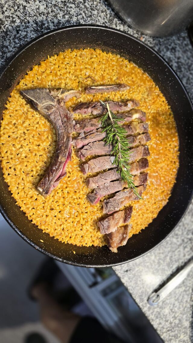 ARROZ CON CHULETON