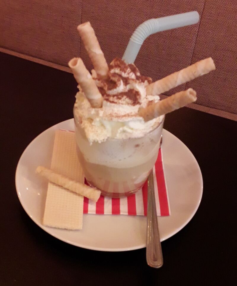 NEU !!! kleiner Eiscafe... mit LIEBE gemacht ?