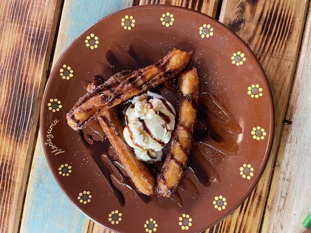 Churros con chocolate 
