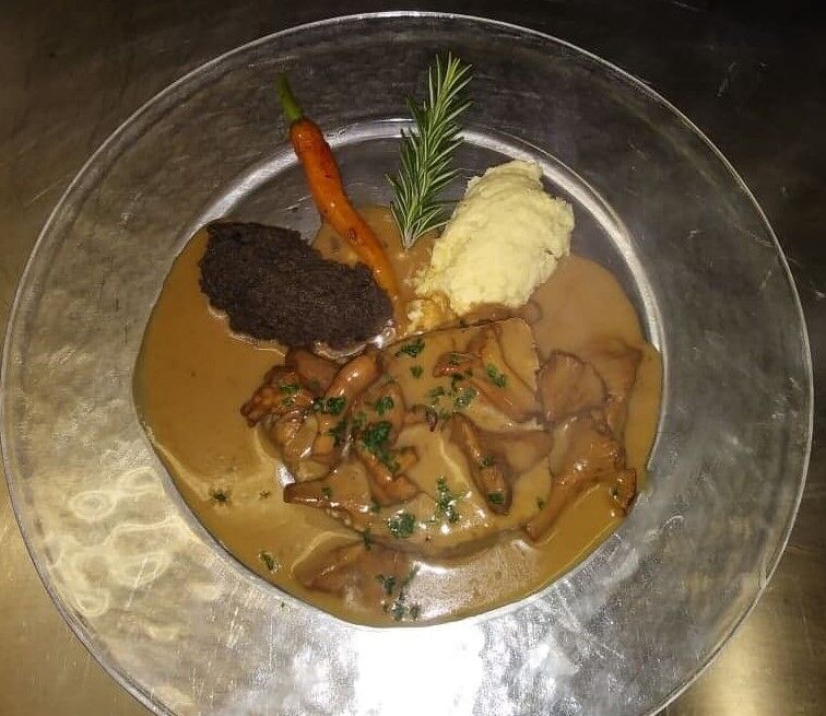 Plat principal St Valentin
Filet de boeuf au girolles et ces mousses de légumes