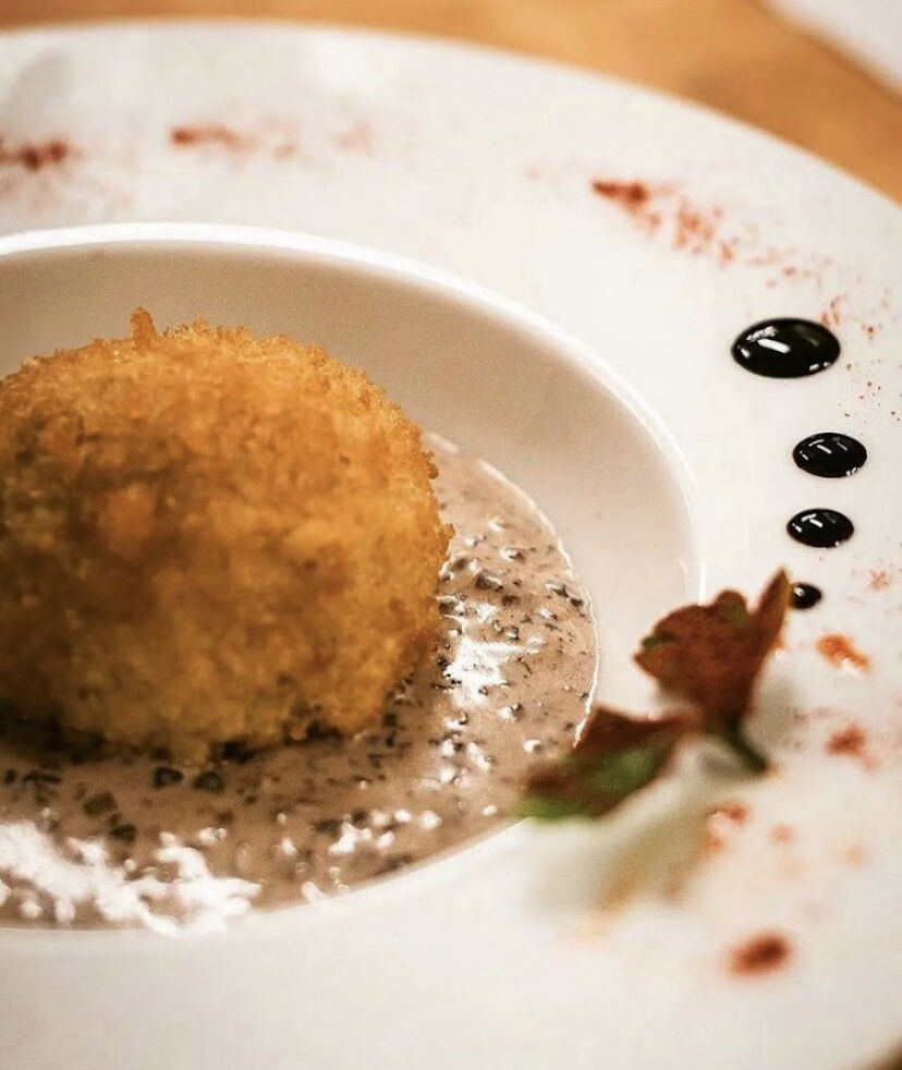 Oeuf Mollet en nage de truffe