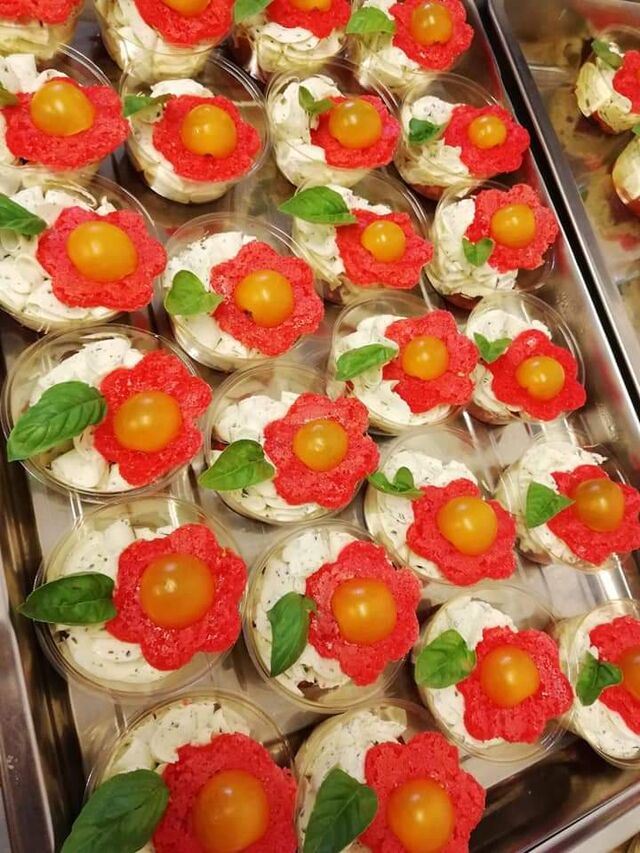 Traiteur
Verrines ail et fines herbes tomates