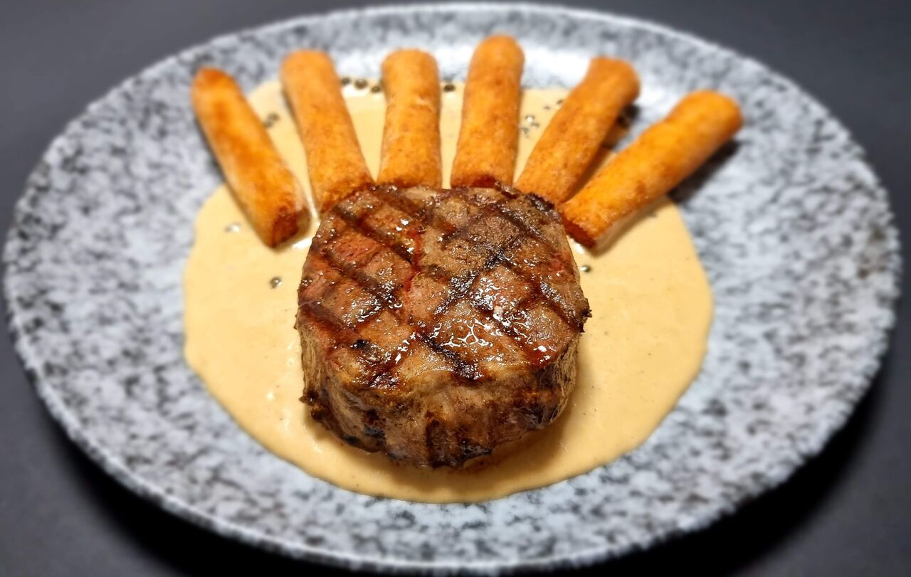 Biftek u umaku od zelenog papra