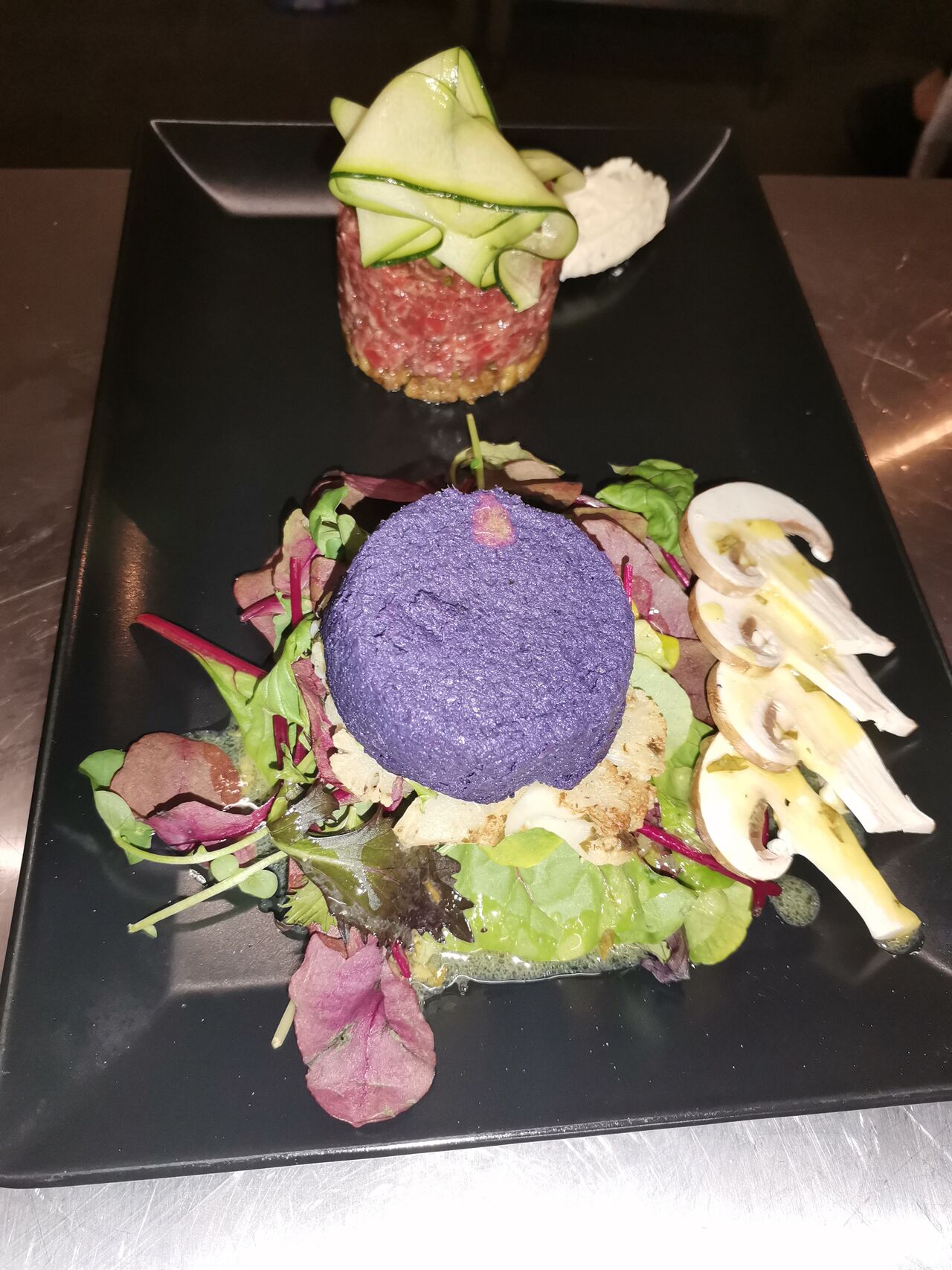 Tartar di Manzo con Tortino di Cavolo Viola