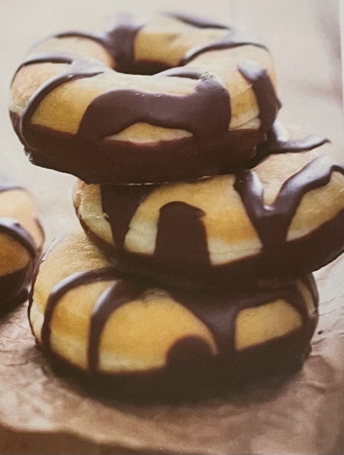 Donut Marbré et Fourré Chocolat Noisette