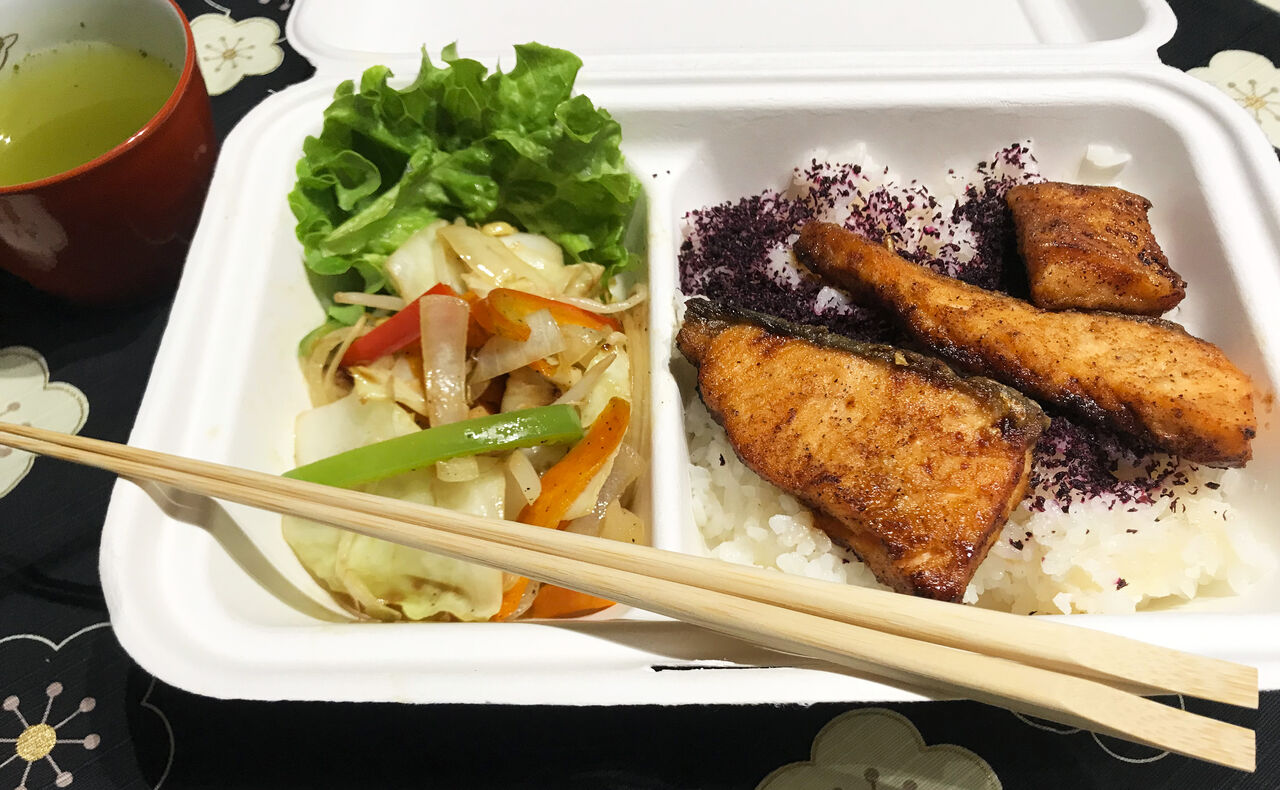 Saumon grillé et légumes sautés🥰🥢