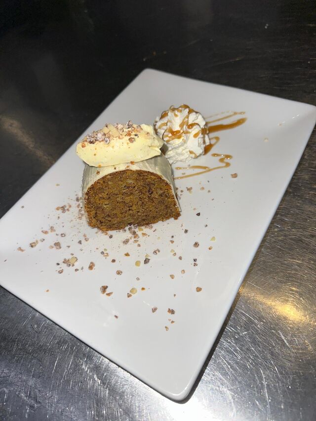 Hausgemachter Kürbiskuchen mit Orangen-Frischkäse-Frosting