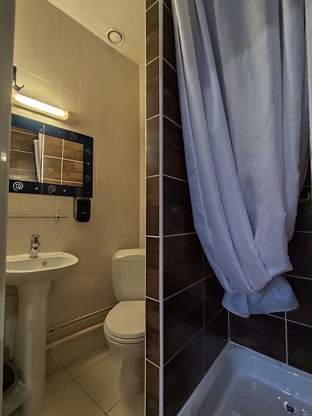 SALLE DE BAIN -CHAMBRE 3 - 78€