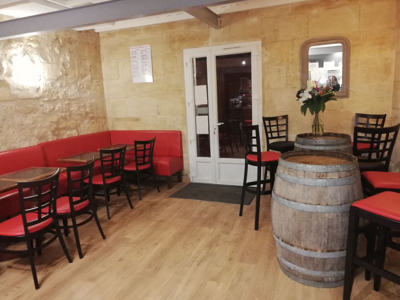 Le bar des terrasses pour boire un verre et déguster des tapas. 