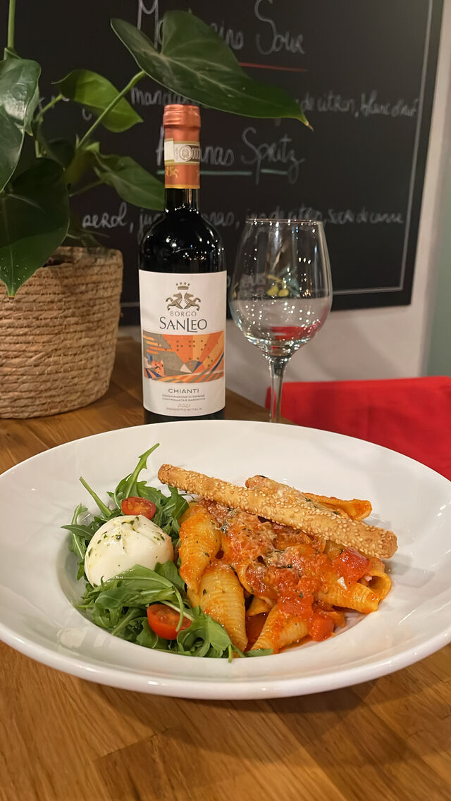 Petit voyage à Napoli accompagné de sa bouteille Chianti