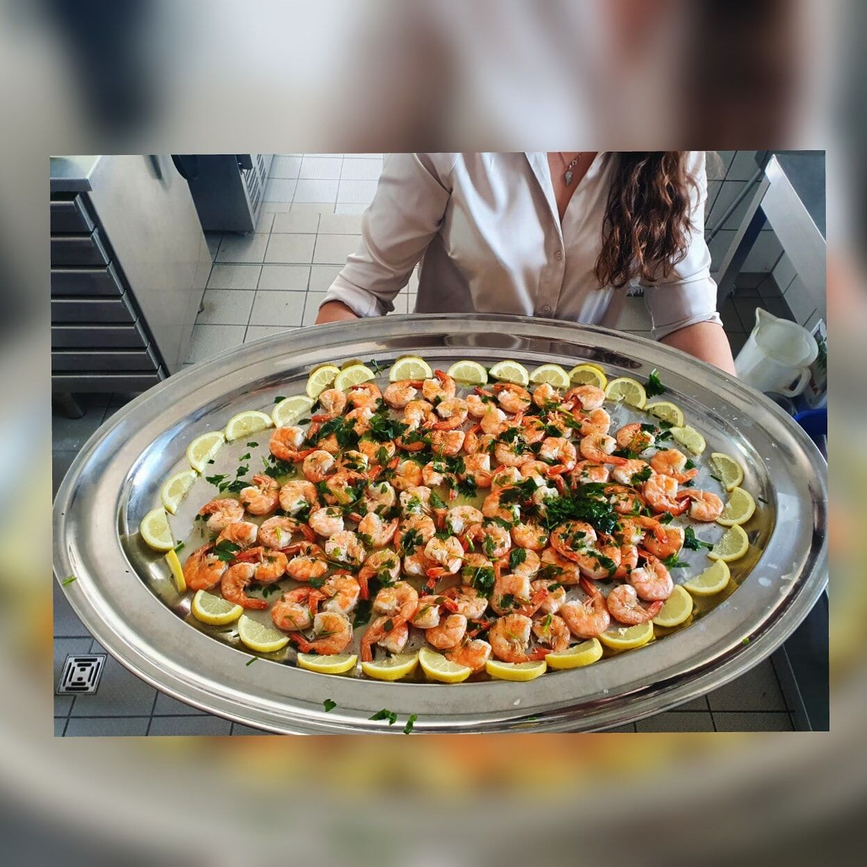 Solo da Silvio
Una Teglia di Scampi ?
-> Eine Platte voller Scampi ??
