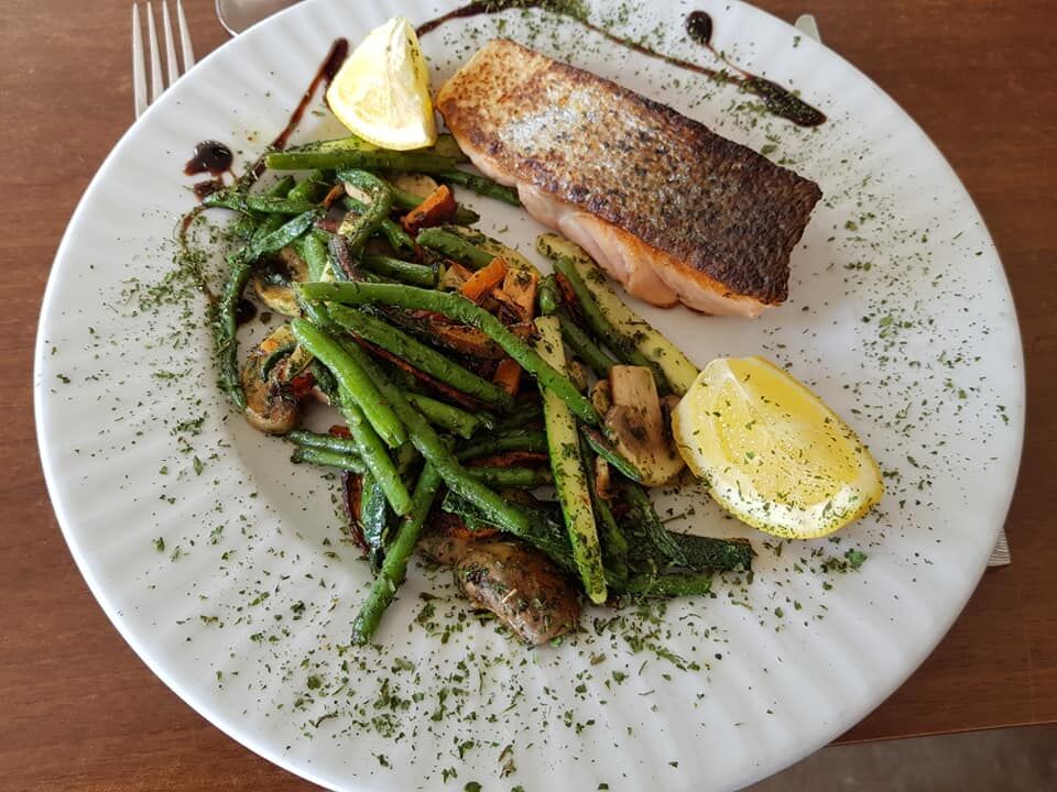 Saumon label rouge (Ecosse) et sa poêlée de légumes 