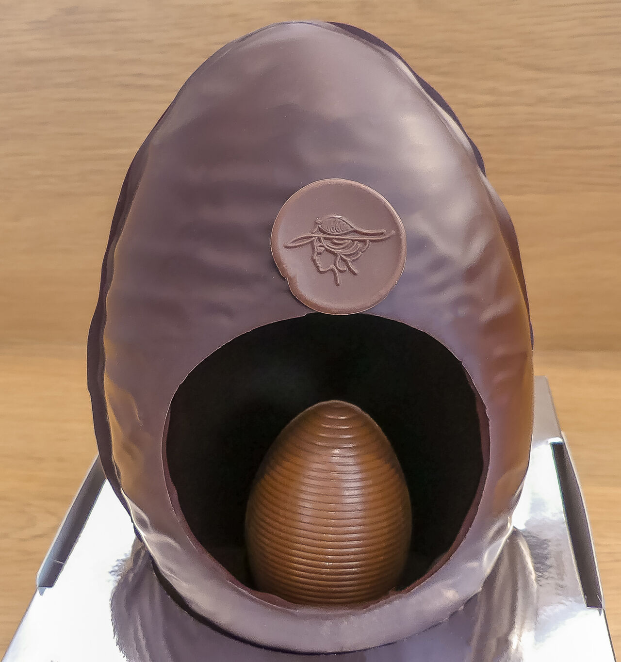 L'œuf surprise, que ce cache-t-il à intérieur ? 