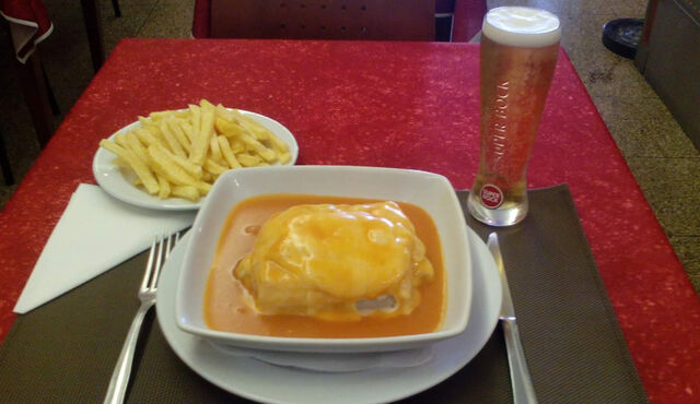 A Nossa Francesinha. A melhor da cidade do Porto