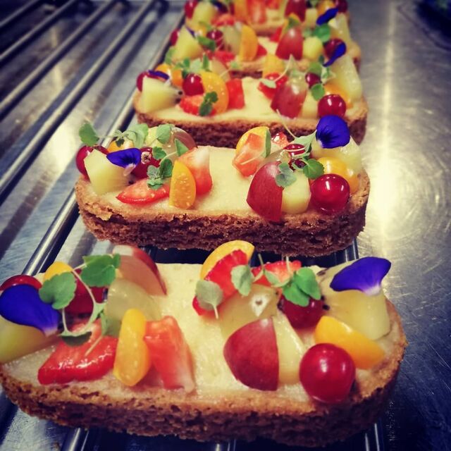 Tartelette crème pâtissière café et ses fruits 