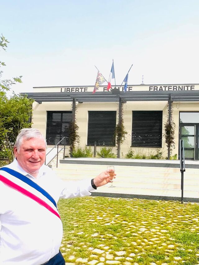 Inauguration de la mairie de Belleneuve