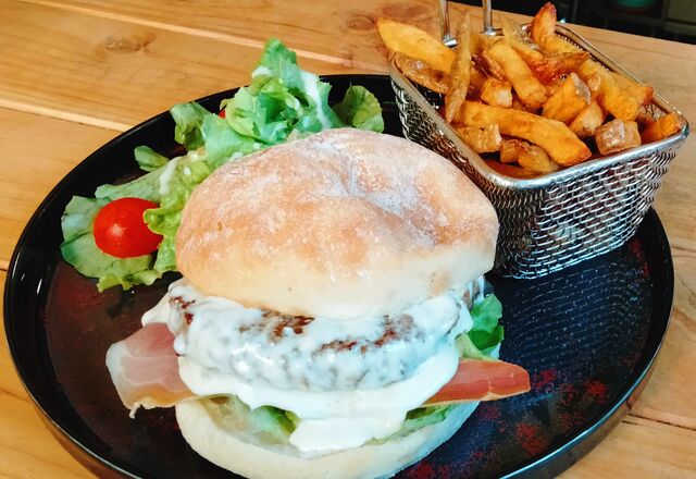 Burger Picotin au Saint Marcellin et jambon cru