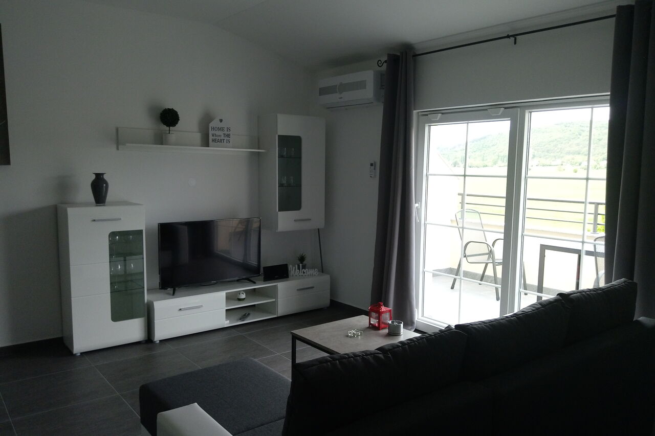 Spacious living room