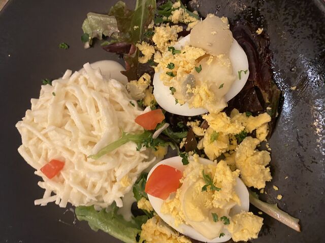 Céleri rémoulade et œuf mimosa 