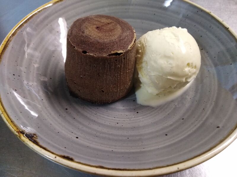 Coulant de chocolate casero con helado 