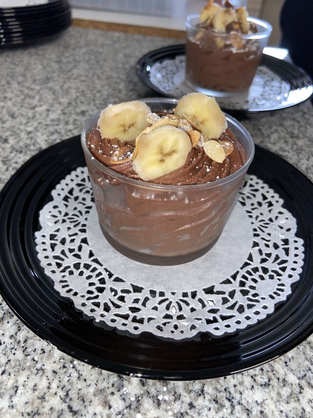 Mousse au chocolat avec ses rondelles de banane