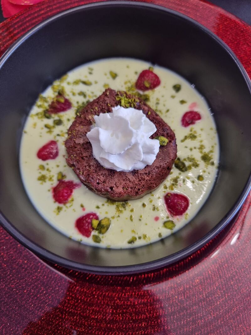 MOUELLEUX CHOCOLAT - CREME PISTACHE - FRAMBOISES 