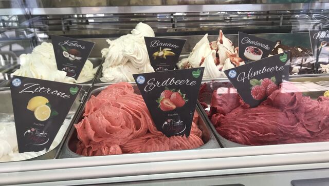 Ein paar unserer Fruchteis-Sorten mit fast 50% Fruchtanteil, ohne zusätzlichen Farbstoffen. Laktosefrei und vegan.