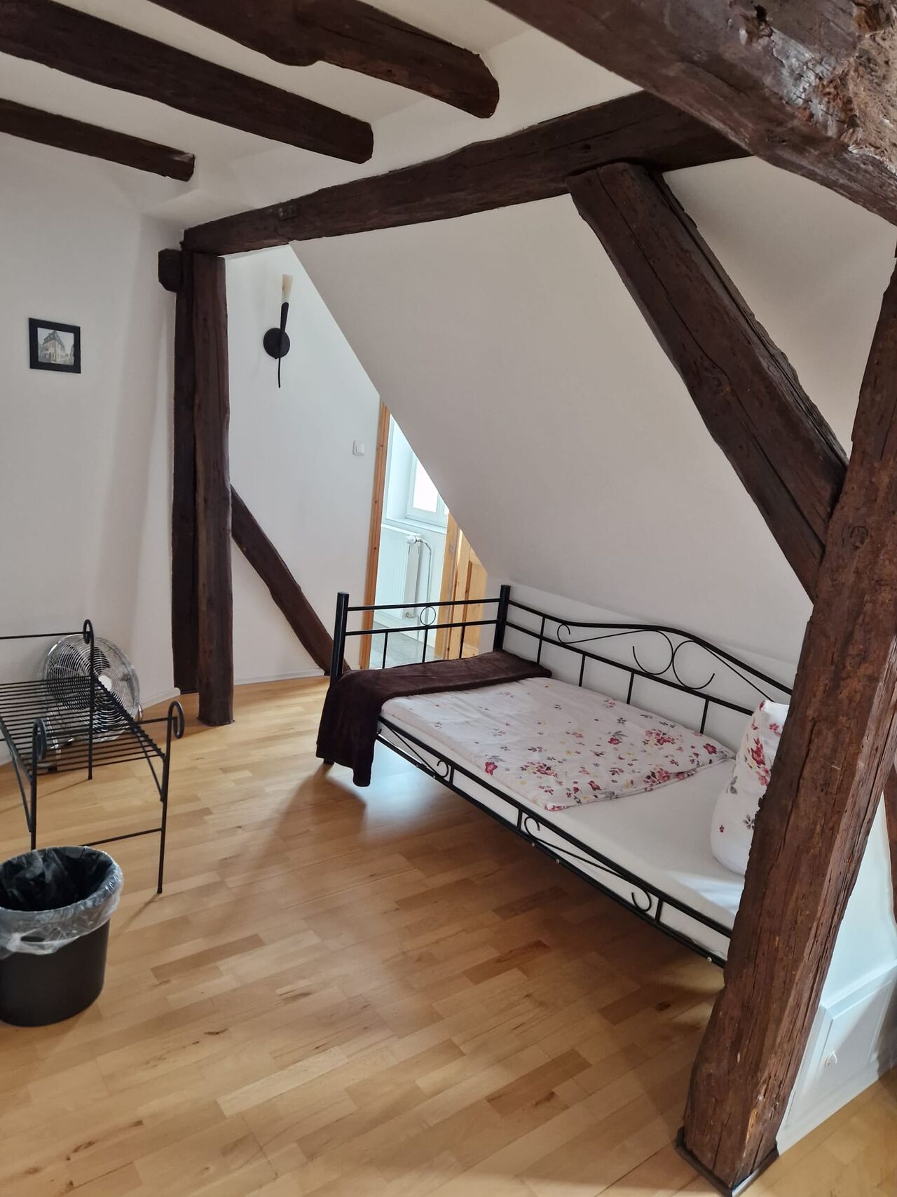 Familienzimmer mit 1 Doppelbett und 1 Einzelbett