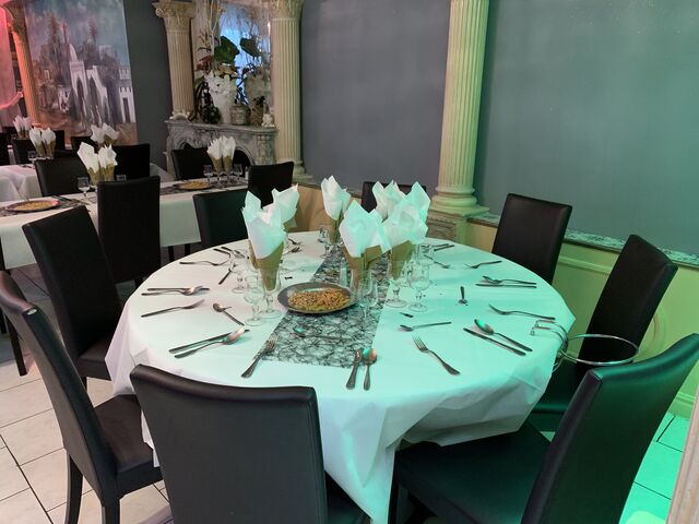 Venez déguster en famille ou entre amis nos couscous ou tajines.