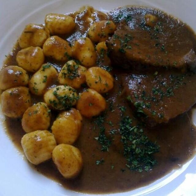 PAŠTICADA SA DOMAĆIM NJOKIMA