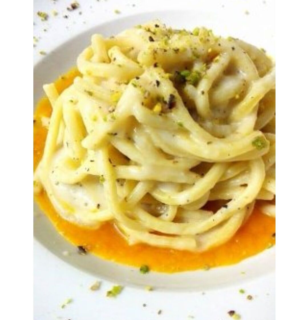 Cacio e pepe su crema di zucca e pistacchi