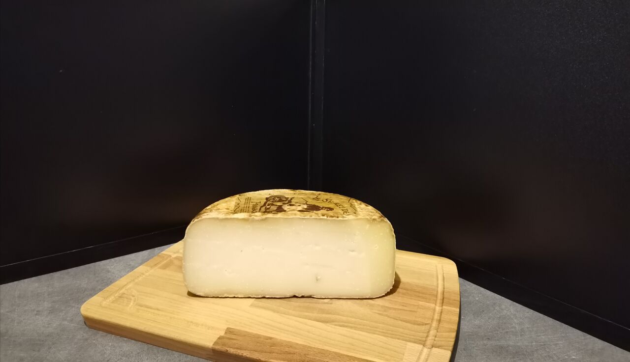 Tomme de Brebis du Pays basque (lait cru) = 35.50€ le kilo