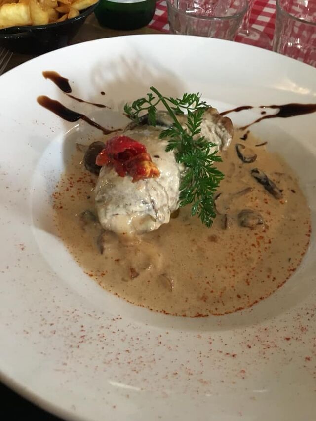 Escalope gourmande et son velouté de champignons