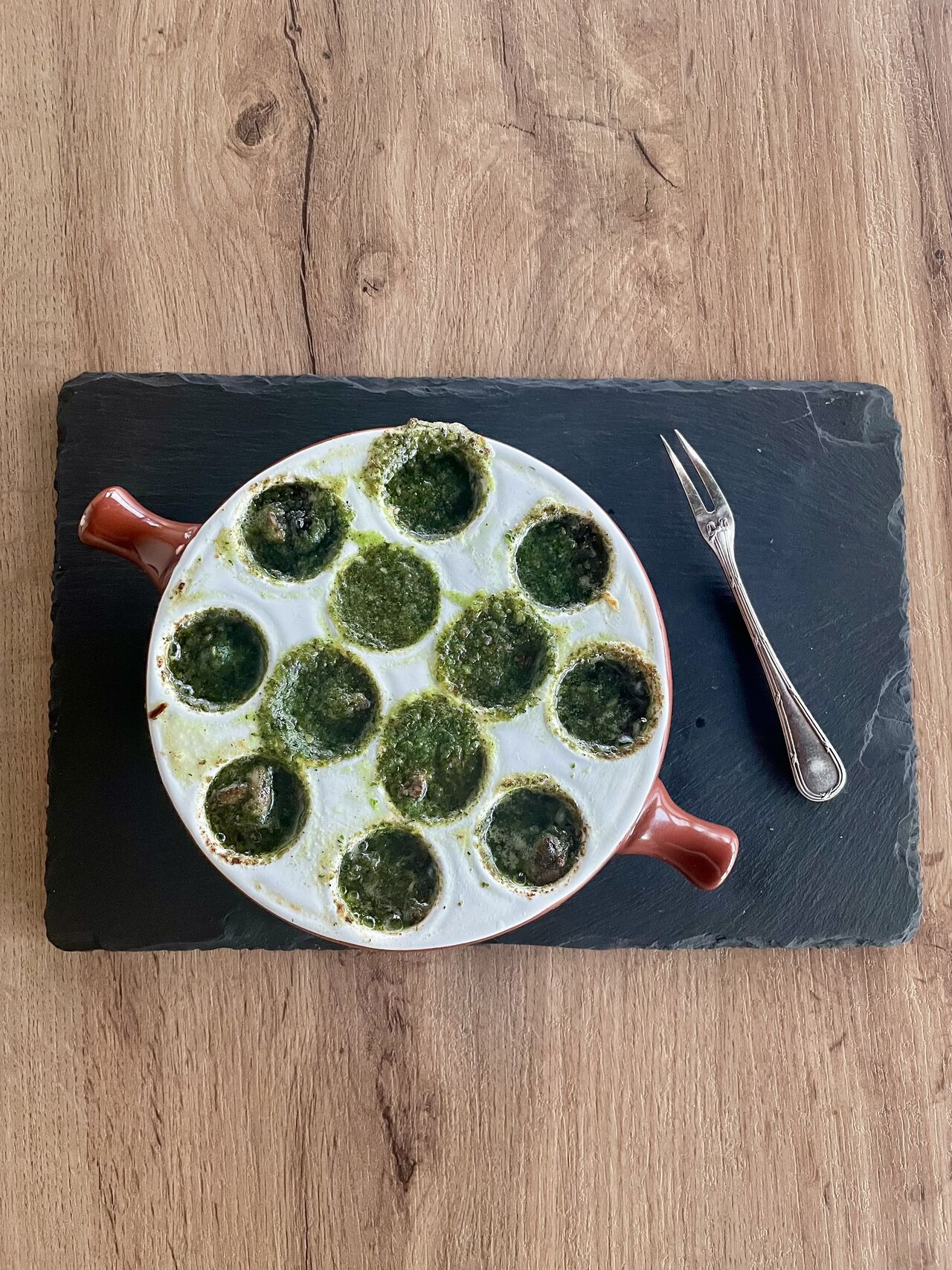 Les 12 escargots de Bourgogne au beurre persillé