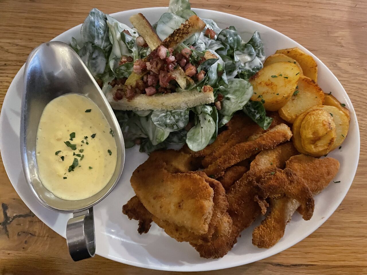 Salat mit Putenstreifen