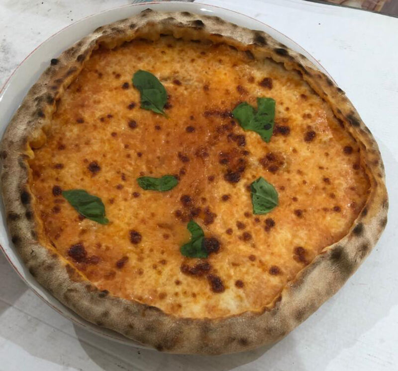 Margherita con bordo arricciato