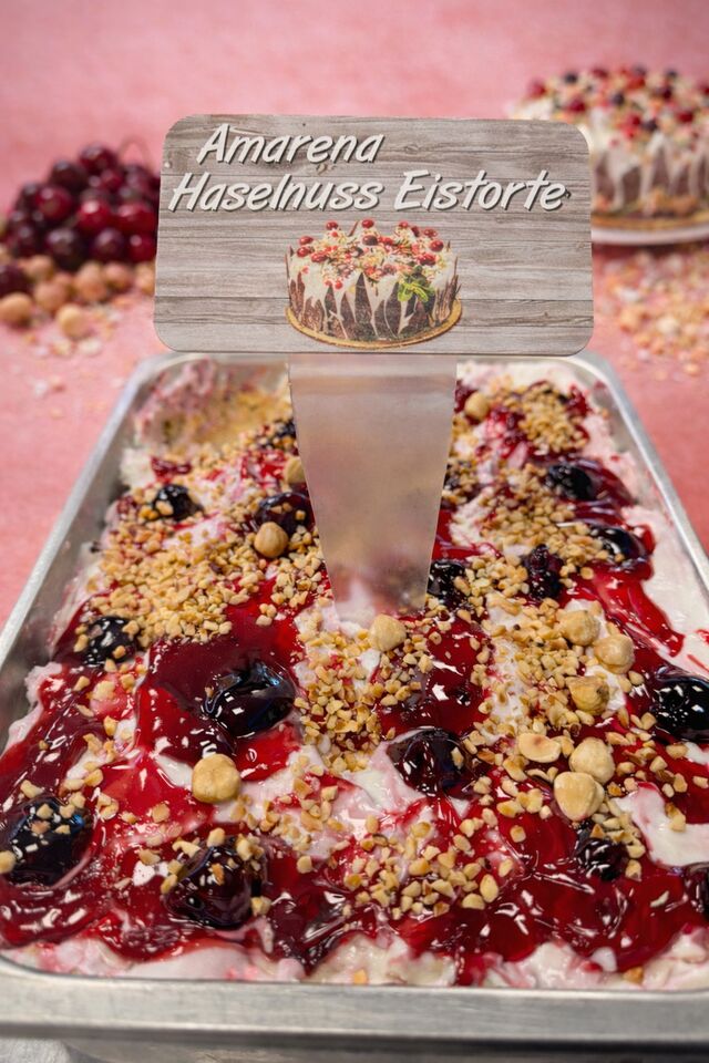 Amarena Haselnuss Eistorte