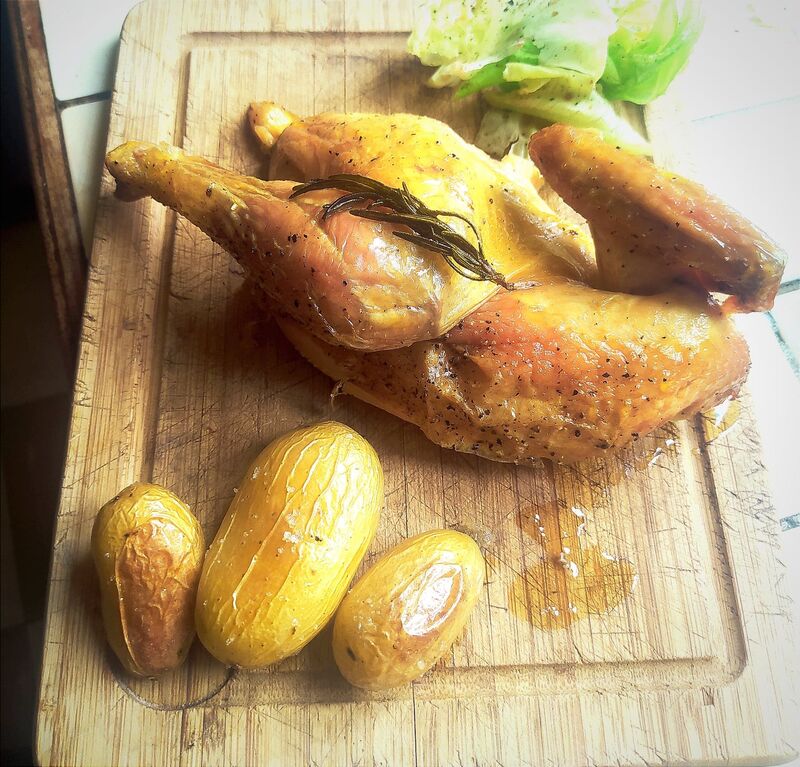 Le poulet Rôti avec les doigts