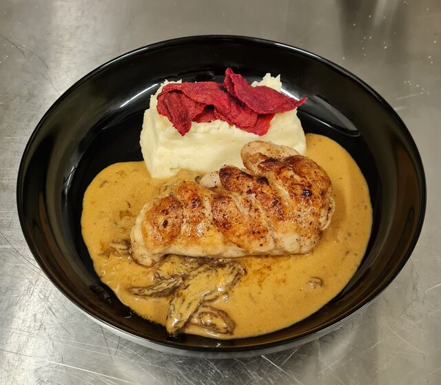 Ris de veau, sauce morilles et purée de céleri 