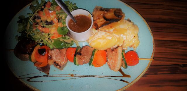 Brochette de magret de canard au poivre 