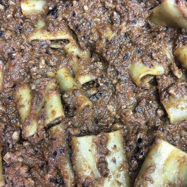 paccheri al ragù di radicchio