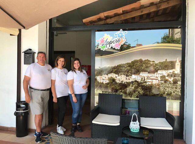 Dopo un periodo di chiusura, abbiamo deciso di prendere in mano questa attività per ridare al paesino un luogo di svago.