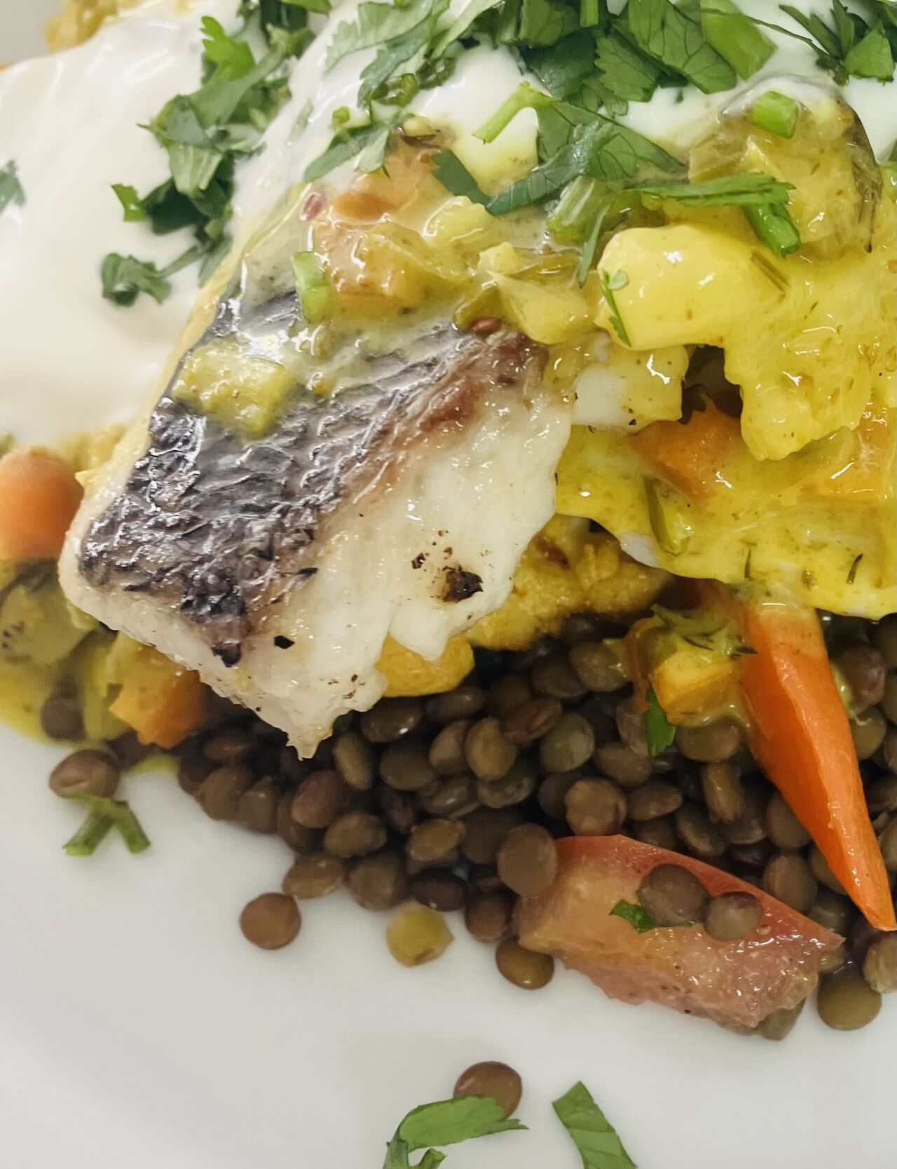 Dorado with lentil curry 