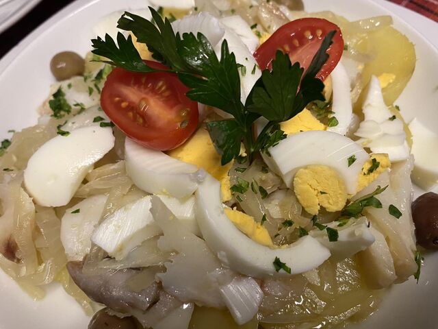 Bacalhau à Gomes de Sá - Uma das Nossas Sugestões de Menu Executivo de Segunda a Sexta ao Almoço , das 12:00 ás 15:00